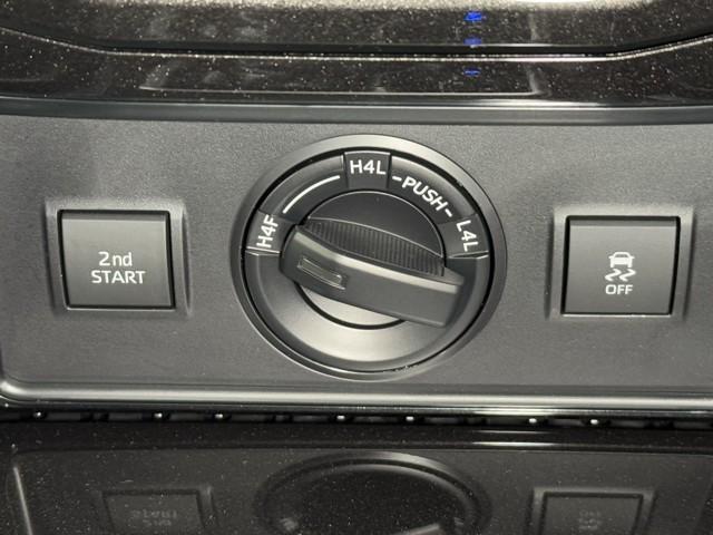 ランドクルーザープラド ＴＸ　Ｌパッケージ・ブラックエディション　ＴＳＳ　盗難防止システム　本革シート　ＡＢＳ　クルコン　ＬＥＤライト　パワーウィンドウ　パワステ　フルタイム４ＷＤ　アルミホイール　エアバッグ　電動パワーシート　キーレス　バックモニター　エアコン（13枚目）