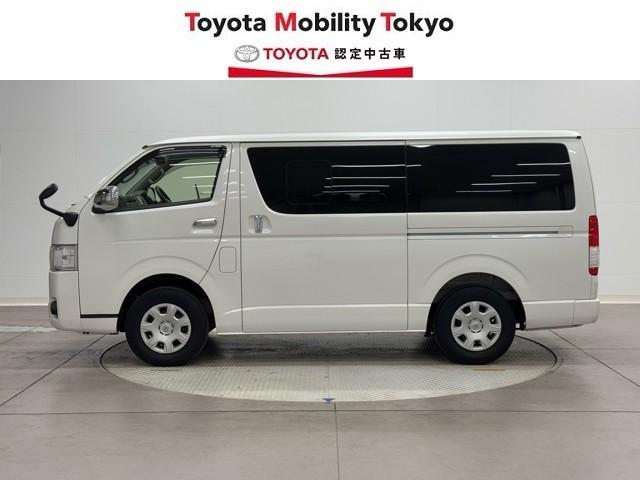 ハイエースバン ロングスーパーＧＬ　フルフラット　リアカメラ　ＳＲＳ　ダブルエアバッグ　Ｗエアコン　横滑り防止装置付　盗難防止機能　キーレス　スマートエントリー　ＤＶＤ視聴可　エアコン　パワステ　ナビＴＶ　ドライブレコーダ　ＥＴＣ（3枚目）