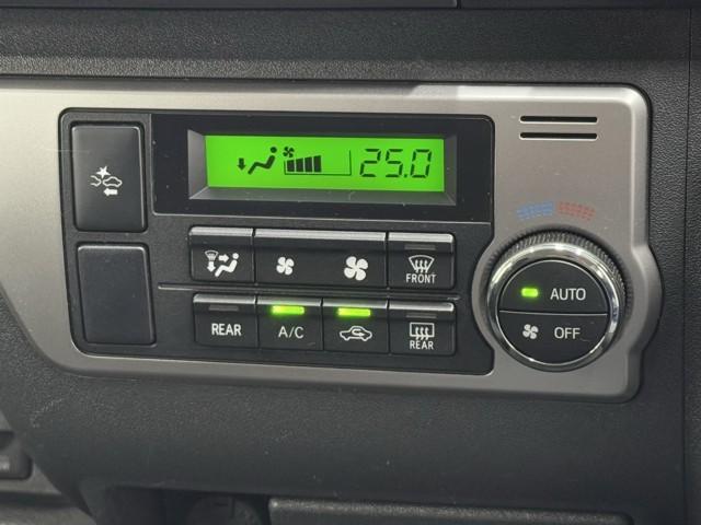 ハイエースバン ロングスーパーＧＬ　フルフラット　リアカメラ　ＳＲＳ　ダブルエアバッグ　Ｗエアコン　横滑り防止装置付　盗難防止機能　キーレス　スマートエントリー　ＤＶＤ視聴可　エアコン　パワステ　ナビＴＶ　ドライブレコーダ　ＥＴＣ（11枚目）