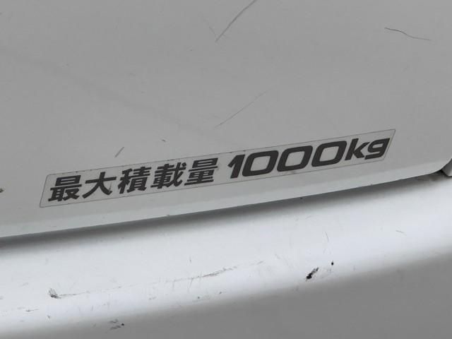 ハイエースバン ロングスーパーＧＬ　フルフラット　リアカメラ　ＳＲＳ　ダブルエアバッグ　Ｗエアコン　横滑り防止装置付　盗難防止機能　キーレス　スマートエントリー　ＤＶＤ視聴可　エアコン　パワステ　ナビＴＶ　ドライブレコーダ　ＥＴＣ（19枚目）