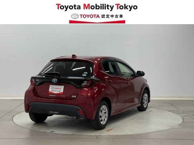 ヤリス ハイブリッドＧ　Ｉストップ　サイドエアバッグ　スマートキ　ナビ　Ｂモニター　ドライブレコーダー　ＥＴＣ車載器　横滑り防止装置　クルコン　セキュリティアラーム　メディアプレイヤー接続　パワステ　メモリーナビゲーション（2枚目）