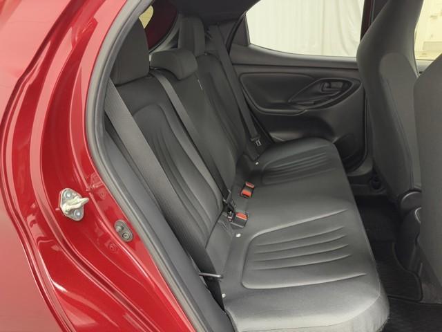 ヤリス ハイブリッドＧ　Ｉストップ　サイドエアバッグ　スマートキ　ナビ　Ｂモニター　ドライブレコーダー　ＥＴＣ車載器　横滑り防止装置　クルコン　セキュリティアラーム　メディアプレイヤー接続　パワステ　メモリーナビゲーション（15枚目）