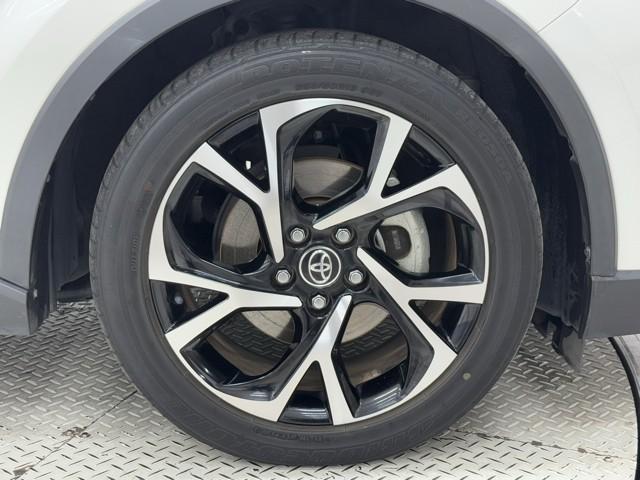 C-HR G ハーフ革 TSS ワンオナ アイドルストップ DVD再生可 定期点検記録簿 LEDヘッド バックモニタ イモビライザー ナビ&TV ETC付 キーフリーシステム スマキー 横滑り防止機能 クルーズC(19枚目)