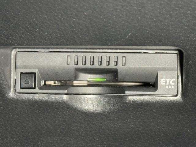 Ｃ－ＨＲ Ｓ　ＬＥＤパッケージ　スマートキー＆プッシュスタート　定期点検記録簿　地デジ　ＬＥＤヘッド　オ－トエアコン　ＷＳＲＳ　キーレスエントリー　ドライブレコーダー　ナビＴＶ　横滑り防止　クルーズコントロール　イモビライザー（9枚目）