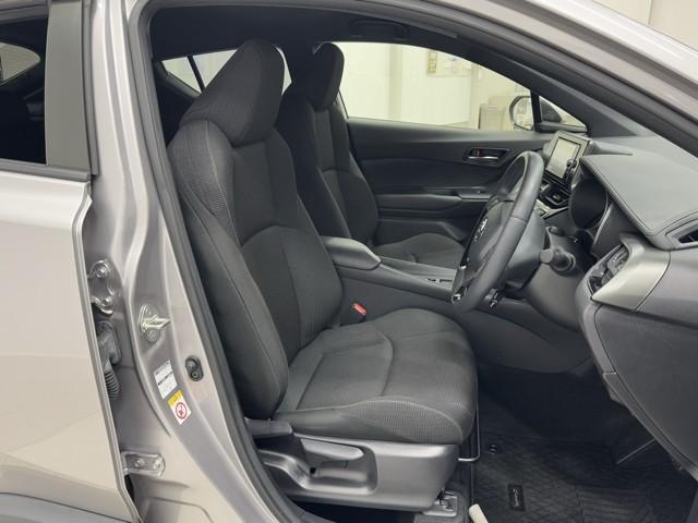 Ｃ－ＨＲ Ｓ　ＬＥＤパッケージ　スマートキー＆プッシュスタート　定期点検記録簿　地デジ　ＬＥＤヘッド　オ－トエアコン　ＷＳＲＳ　キーレスエントリー　ドライブレコーダー　ナビＴＶ　横滑り防止　クルーズコントロール　イモビライザー（15枚目）