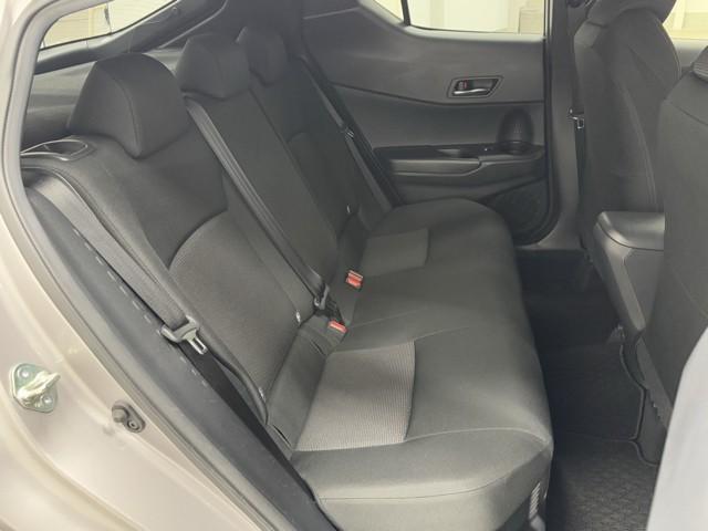 Ｃ－ＨＲ Ｓ　ＬＥＤパッケージ　スマートキー＆プッシュスタート　定期点検記録簿　地デジ　ＬＥＤヘッド　オ－トエアコン　ＷＳＲＳ　キーレスエントリー　ドライブレコーダー　ナビＴＶ　横滑り防止　クルーズコントロール　イモビライザー（16枚目）