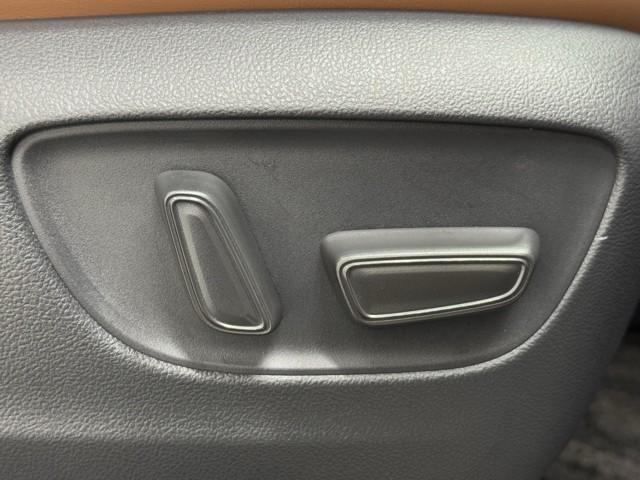 ヴェルファイアハイブリッド Ｚ　プレミア　衝突被害軽減ブレーキ　Ｂモニター　ダブルエアコン　ムーンＲ　フルセグ地デジＴＶ　両側Ｐスライドドア　記録簿　ナビテレビ　エアバッグ　電動シート　ＬＥＤライト　本革シート　キーレス　アルミホイール（12枚目）