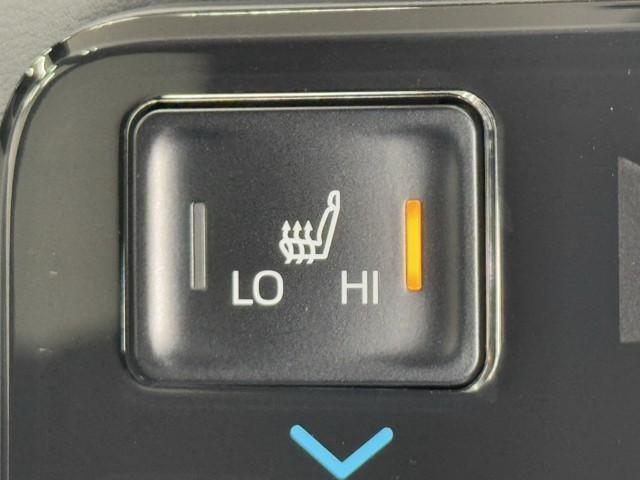 ヴォクシー ハイブリッドS-Z パワーウィンドウ DVD再生機能 インテリキー 横滑防止装置 地デジTV アクティブクルーズコントロール フルオートエアコン リアカメラ エアバッグ ABS 100V充電 ナビTV WAC キーレス(14枚目)