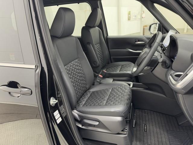 ヴォクシー ハイブリッドS-Z パワーウィンドウ DVD再生機能 インテリキー 横滑防止装置 地デジTV アクティブクルーズコントロール フルオートエアコン リアカメラ エアバッグ ABS 100V充電 ナビTV WAC キーレス(15枚目)