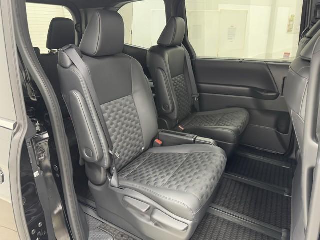 ヴォクシー ハイブリッドS-Z パワーウィンドウ DVD再生機能 インテリキー 横滑防止装置 地デジTV アクティブクルーズコントロール フルオートエアコン リアカメラ エアバッグ ABS 100V充電 ナビTV WAC キーレス(16枚目)