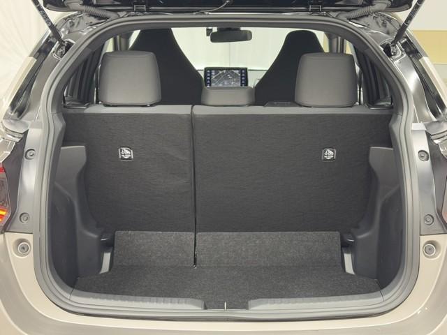 ヤリス Ｇ　カーナビ　点検記録簿　Ｂカメラ　エアコン　スマートキー＆プッシュスタート　ドライブレコーダー　ＬＥＤヘッド　メモリーナビゲーション　イモビ　横滑り防止システム　クルーズＣ　ＡＢＳ　パワーウィンドウ（16枚目）