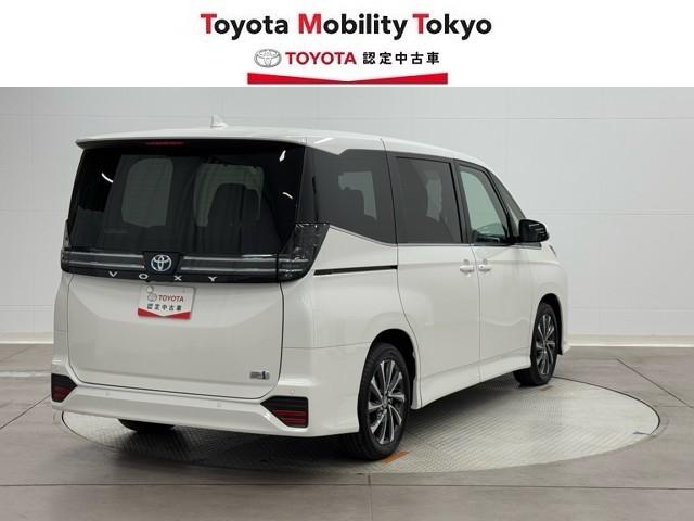 ヴォクシー ハイブリッドＳ－Ｚ　パワーウィンドウ　ＤＶＤ再生機能　インテリキー　横滑防止装置　地デジＴＶ　アクティブクルーズコントロール　フルオートエアコン　リアカメラ　エアバッグ　ＡＢＳ　１００Ｖ充電　ナビＴＶ　ＷＡＣ　キーレス（2枚目）