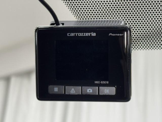 ヴォクシー ハイブリッドＳ－Ｚ　パワーウィンドウ　ＤＶＤ再生機能　インテリキー　横滑防止装置　地デジＴＶ　アクティブクルーズコントロール　フルオートエアコン　リアカメラ　エアバッグ　ＡＢＳ　１００Ｖ充電　ナビＴＶ　ＷＡＣ　キーレス（9枚目）