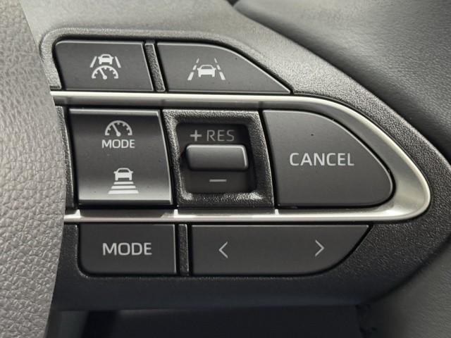 ヴォクシー ハイブリッドＳ－Ｚ　パワーウィンドウ　ＤＶＤ再生機能　インテリキー　横滑防止装置　地デジＴＶ　アクティブクルーズコントロール　フルオートエアコン　リアカメラ　エアバッグ　ＡＢＳ　１００Ｖ充電　ナビＴＶ　ＷＡＣ　キーレス（11枚目）