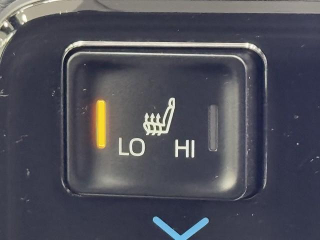 ヴォクシー ハイブリッドＳ－Ｚ　パワーウィンドウ　ＤＶＤ再生機能　インテリキー　横滑防止装置　地デジＴＶ　アクティブクルーズコントロール　フルオートエアコン　リアカメラ　エアバッグ　ＡＢＳ　１００Ｖ充電　ナビＴＶ　ＷＡＣ　キーレス（14枚目）