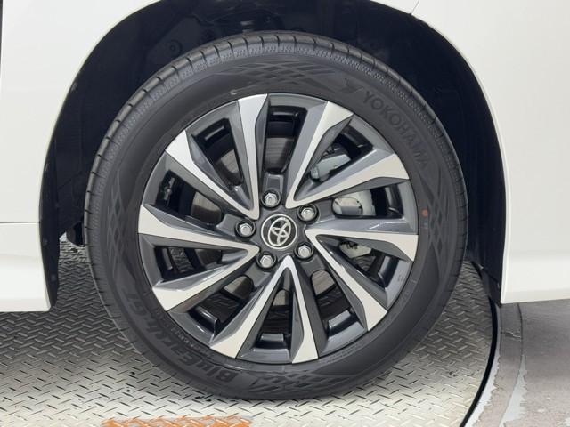 ヴォクシー ハイブリッドＳ－Ｚ　パワーウィンドウ　ＤＶＤ再生機能　インテリキー　横滑防止装置　地デジＴＶ　アクティブクルーズコントロール　フルオートエアコン　リアカメラ　エアバッグ　ＡＢＳ　１００Ｖ充電　ナビＴＶ　ＷＡＣ　キーレス（19枚目）