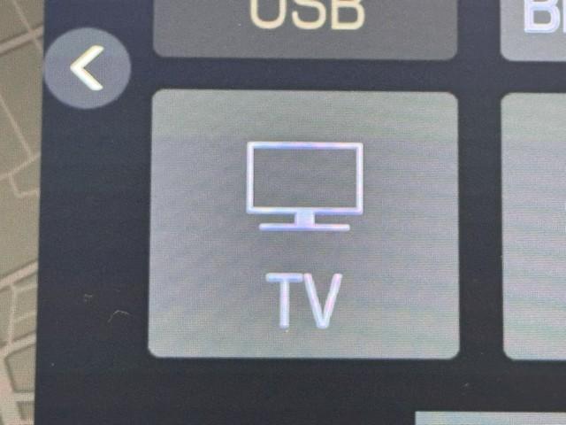 アルファードハイブリッド エグゼクティブラウンジ　サンル－フ　インテリジェントクリアランスソナー　地デジＴＶ　両側電動スライドドア　黒革シート　ドライブレコーダー　バックモニタ－　ＬＥＤライト　アイドリングストップ　横滑り防止機能　４ｗｄ　３列シート（8枚目）