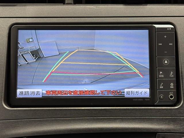 プリウス Ｓ　アイドリングストップ搭載　Ｂモニタ－　フルセグ地デジ　ＡＵＸ接続可　インテリキー　ＨＤＤナビゲーション　デュアルエアバック　エアＢ　イモビライザー　ＤＶＤ再生可能　ナビＴＶ　ＡＵＴＯエアコン　ＡＢＳ（6枚目）