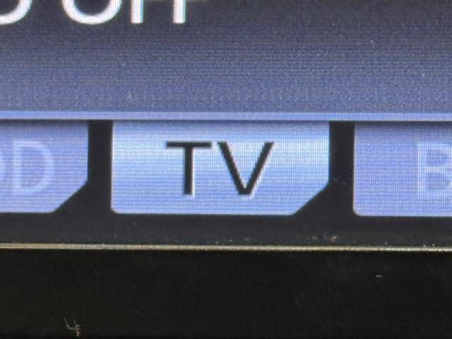 プリウス Ｓ　アイドリングストップ搭載　Ｂモニタ－　フルセグ地デジ　ＡＵＸ接続可　インテリキー　ＨＤＤナビゲーション　デュアルエアバック　エアＢ　イモビライザー　ＤＶＤ再生可能　ナビＴＶ　ＡＵＴＯエアコン　ＡＢＳ（7枚目）