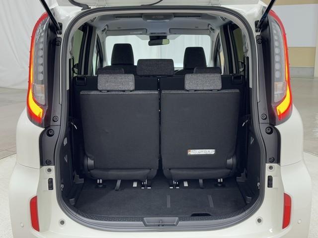 シエンタ ハイブリッドＺ　ＴＳＳ　ワンオーナ　フルフラットシート　エアバック　アルミ　キーレスエントリー　ナビＴＶ　イモビライザー　整備記録簿　バックモニター　ＬＥＤヘッドライト　ＥＴＣ車載器　横滑り防止　スマートキー　ＡＢＳ（17枚目）