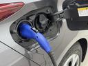 PHEVならでは、外部から電気を充電して車を動かすことが出来ますよ。詳しくはスタッフまでお問合せ下さい。