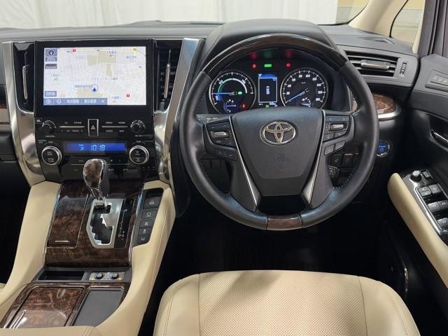 アルファードハイブリッド Ｇ　Ｆパッケージ　Ｂモニター　オートクルーズコントロール　地デジ　オートエアコン　ドライブレコーダー　電動シート　ＡＢＳ　エアバッグ　ＥＴＣ　点検記録簿　キーレス　盗難防止装置　メモリーナビ　横滑防止　３列シート（4枚目）