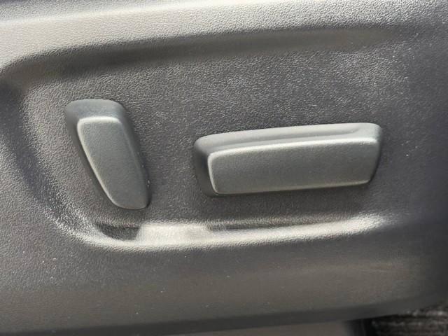 アルファード 2.5S Cパッケージ 両電動ドア Bモニタ 地デジ 1オーナー 定期点検記録簿 DVD再生可能 リアオートエアコン ナビテレビ 横滑り防止 クルコン AC100V電源 セキュリティ ETC車載器 LEDヘッドライト ABS(16枚目)