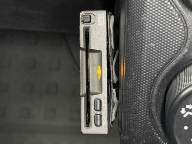 とっても便利なＥＴＣを装備しています。　ＥＴＣを利用して、高速道路を楽々ドライブしましょう。　渋滞緩和にも繋がってエコ！？にも繋がります。