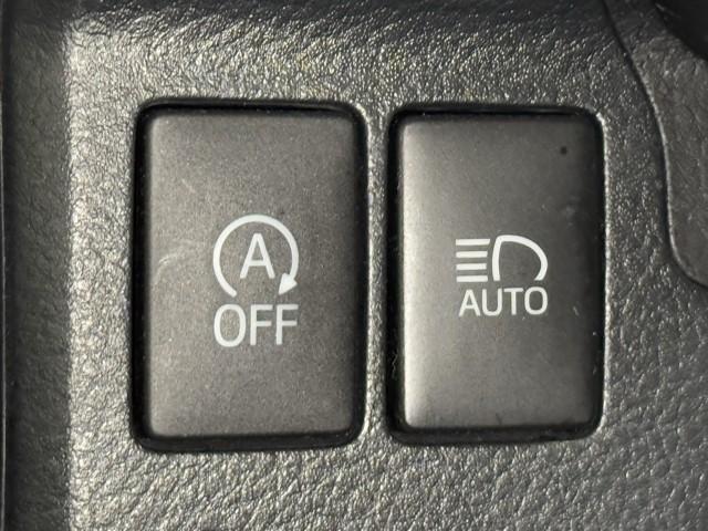 状況に応じてハイビーム／ロービームを自動的に切り替え。より明るく安全な夜間視界を確保します。