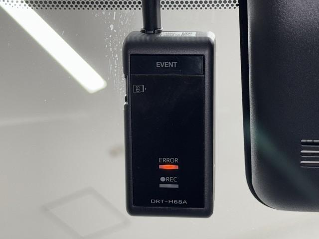 アクア Ｚ　ＬＥＤヘッドライト　スマートキー　１００Ｖ電源　イモビライザー　アルミホイール　ドライブレコーダー　オートクルーズコントロール　点検記録簿　エアコン　ＥＳＣ　ナビ　カーテンエアバッグ　ＥＴＣ　キーレス（7枚目）