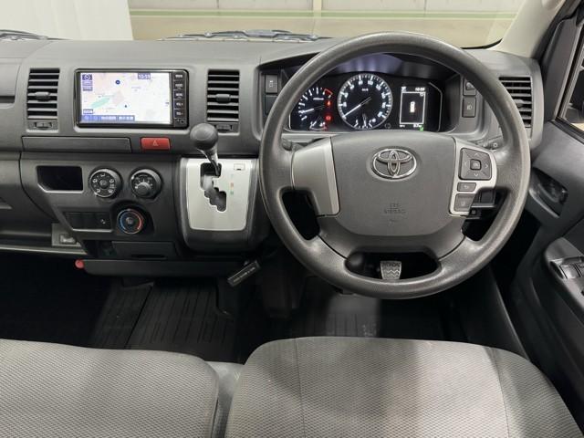 ハイエースバン ロングDX ブレーキサポート リアカメラ PW 運転席エアバッグ ナビテレビ 横滑り防止 整備点検記録簿 イモビ付 パワーステアリング エアコン ミュージックプレイヤー接続可 ABS キーレス ワンセグテレビ(4枚目)