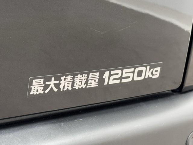 ハイエースバン ロングDX ブレーキサポート リアカメラ PW 運転席エアバッグ ナビテレビ 横滑り防止 整備点検記録簿 イモビ付 パワーステアリング エアコン ミュージックプレイヤー接続可 ABS キーレス ワンセグテレビ(18枚目)