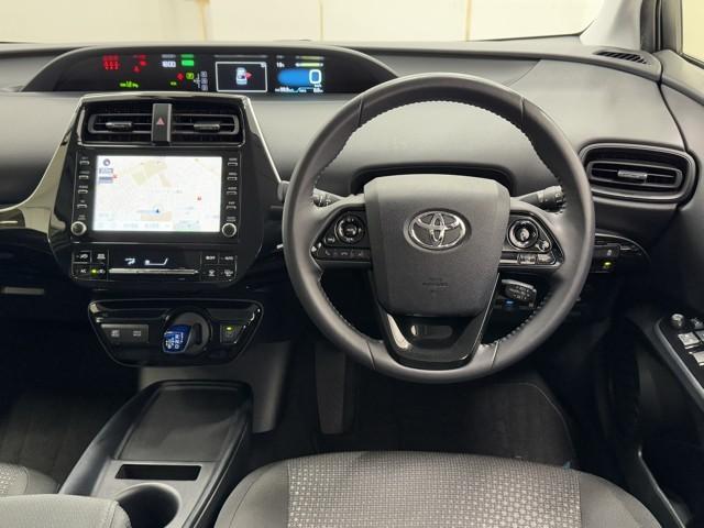 プリウス SセーフティプラスII 衝突被害軽減装置 点検記録簿 地デジ TCナビ バックカメラ セーフティーセンス オートクルーズ LEDライト スマ-トキ- 横滑り防止機能 ETC車載器 アルミホイール(4枚目)