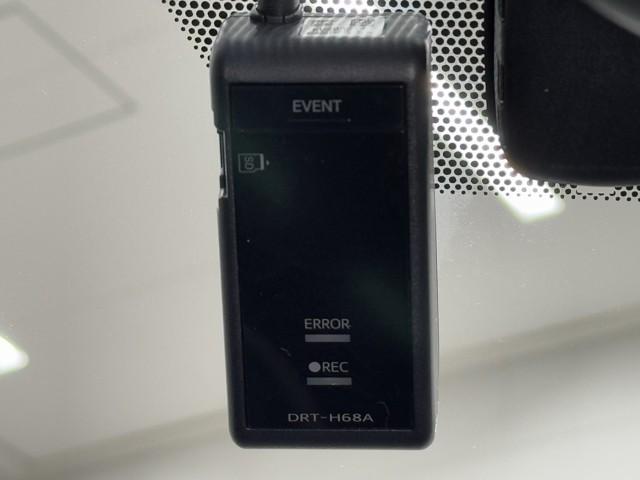 プリウス SセーフティプラスII 衝突被害軽減装置 点検記録簿 地デジ TCナビ バックカメラ セーフティーセンス オートクルーズ LEDライト スマ-トキ- 横滑り防止機能 ETC車載器 アルミホイール(9枚目)