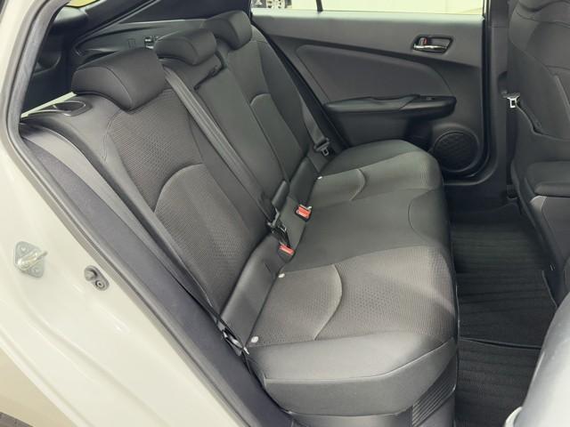 プリウス SセーフティプラスII 衝突被害軽減装置 点検記録簿 地デジ TCナビ バックカメラ セーフティーセンス オートクルーズ LEDライト スマ-トキ- 横滑り防止機能 ETC車載器 アルミホイール(16枚目)