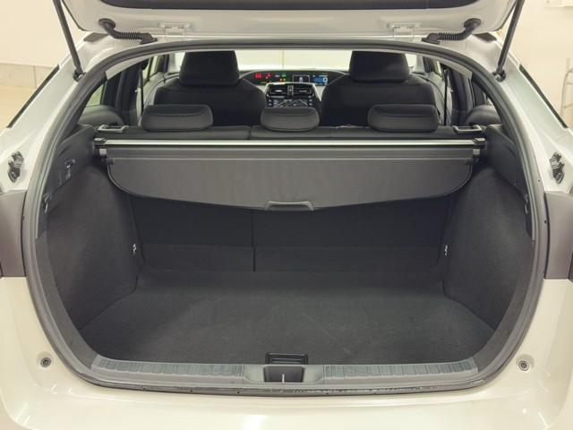 プリウス SセーフティプラスII 衝突被害軽減装置 点検記録簿 地デジ TCナビ バックカメラ セーフティーセンス オートクルーズ LEDライト スマ-トキ- 横滑り防止機能 ETC車載器 アルミホイール(17枚目)