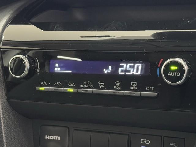 ヤリスクロス Ｇ　ＥＴＣ装備　リヤカメラ　点検記録簿　スマートエントリー　イモビライザー　オートエアコン　アルミホイール　キーレス　パワーウィンドウ　クルコン　ＡＢＳ　ドライブレコーダー　エアバッグ　パワーステアリング（8枚目）