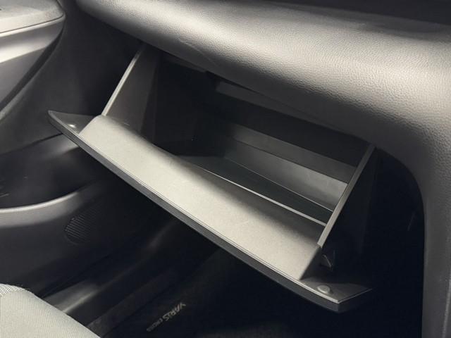 ヤリスクロス Ｇ　ＥＴＣ装備　リヤカメラ　点検記録簿　スマートエントリー　イモビライザー　オートエアコン　アルミホイール　キーレス　パワーウィンドウ　クルコン　ＡＢＳ　ドライブレコーダー　エアバッグ　パワーステアリング（9枚目）