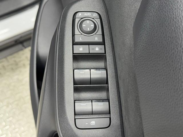 ヤリスクロス Ｇ　ＥＴＣ装備　リヤカメラ　点検記録簿　スマートエントリー　イモビライザー　オートエアコン　アルミホイール　キーレス　パワーウィンドウ　クルコン　ＡＢＳ　ドライブレコーダー　エアバッグ　パワーステアリング（10枚目）