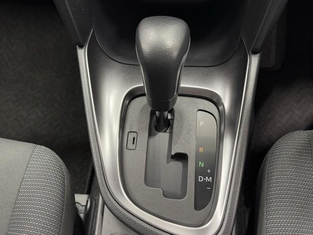 ヤリスクロス Ｇ　ＥＴＣ装備　リヤカメラ　点検記録簿　スマートエントリー　イモビライザー　オートエアコン　アルミホイール　キーレス　パワーウィンドウ　クルコン　ＡＢＳ　ドライブレコーダー　エアバッグ　パワーステアリング（12枚目）