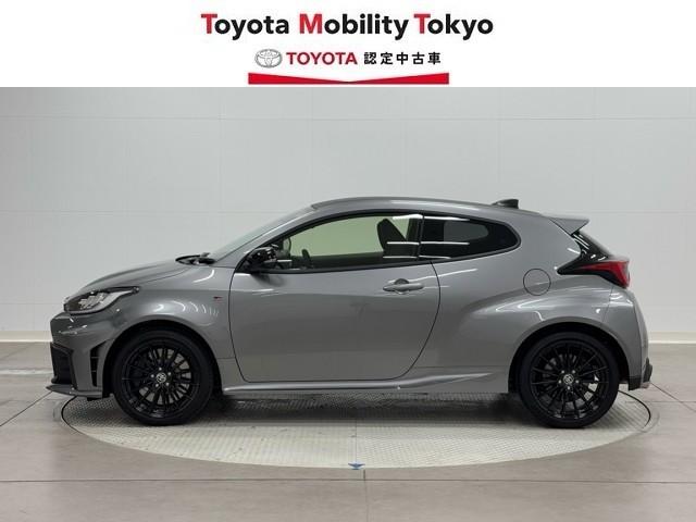 ＧＲヤリス ＲＺ　ＬＥＤライト　フルセグＴＶ　Ｂカメラ　オートエアコン　エアバッグ　スマートキ－　パワーウインドウ　ミュージックプレイヤー接続可　キーフリー　カーテンエアバッグ　ＡＢＳ　ＥＴＣ　４ＷＤ　ＥＳＣ　ドラレコ（3枚目）