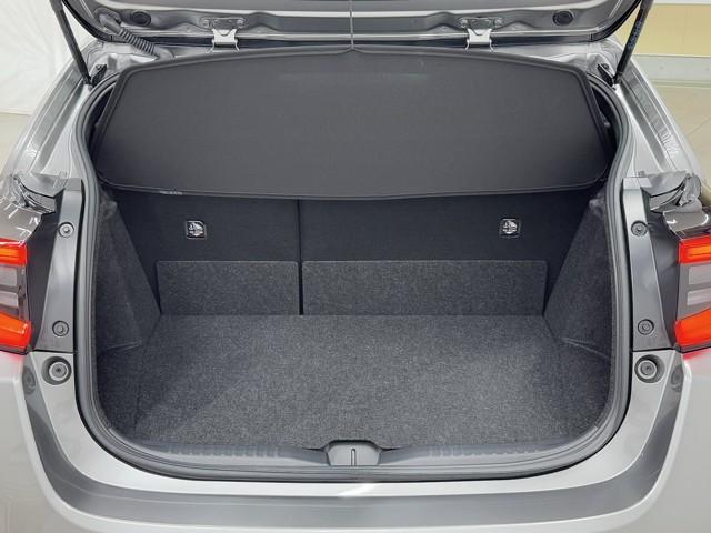 ＧＲヤリス ＲＺ　ＬＥＤライト　フルセグＴＶ　Ｂカメラ　オートエアコン　エアバッグ　スマートキ－　パワーウインドウ　ミュージックプレイヤー接続可　キーフリー　カーテンエアバッグ　ＡＢＳ　ＥＴＣ　４ＷＤ　ＥＳＣ　ドラレコ（17枚目）