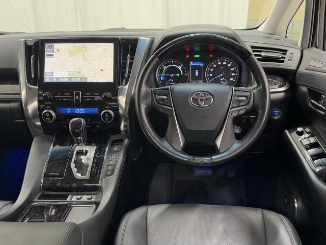 アルファードハイブリッド SR Cパッケージ 点検記録簿 サンル-フ ワンオナ バックモニター オートエアコン LED 横滑り防止機能 ABS イモビ AC100V電源 アルミ ドライブレコーダー ナビ&TV 4WD ミュージックプレイヤー接続可(4枚目)