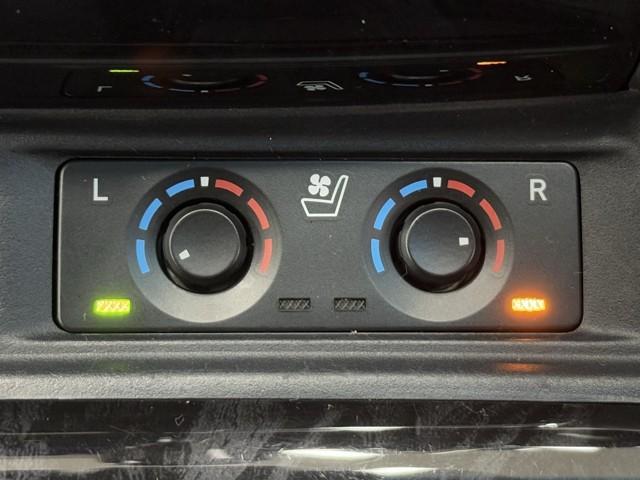 アルファードハイブリッド SR Cパッケージ 点検記録簿 サンル-フ ワンオナ バックモニター オートエアコン LED 横滑り防止機能 ABS イモビ AC100V電源 アルミ ドライブレコーダー ナビ&TV 4WD ミュージックプレイヤー接続可(14枚目)