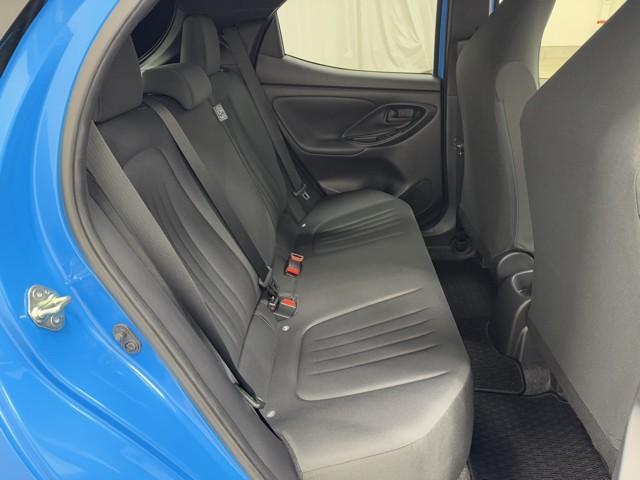 ヤリス Ｘ　アイドリングストップ付き　ＰＣＳ　スマートキーシステム　横滑り防止装置付き　記録簿有　ワイヤレスキー　盗難防止　サイドエアバック　エアコン　Ｗエアバッグ　パワーウインドウ　ＥＴＣ付き　パワステ　ＡＢＳ（14枚目）