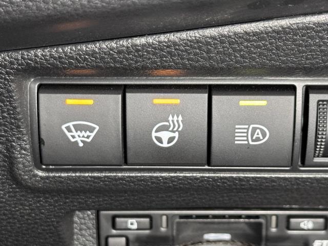 状況に応じてハイビーム／ロービームを自動的に切り替え。より明るく安全な夜間視界を確保します。