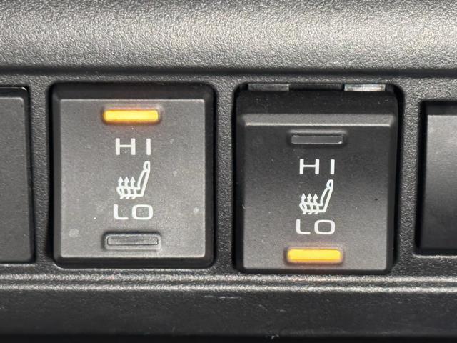 シートヒーター付きなので体調に合わせて細かく車内環境を調整できちゃいます。天候や、体調に左右されずに快適に１日をスタート出来ますね。