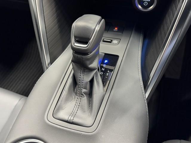 ハリアーハイブリッド Ｚ　パノラミックルーフ　地上デジタル　衝突被害軽減　サイドエアバッグ　ＬＥＤランプ　Ｂモニタ　クルコン　ナビＴＶ　１オーナー　アイドリングストップ　横滑り防止装置　スマートキー　盗難防止システム　ＡＢＳ（9枚目）