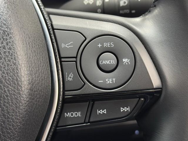 ハリアーハイブリッド Ｚ　パノラミックルーフ　地上デジタル　衝突被害軽減　サイドエアバッグ　ＬＥＤランプ　Ｂモニタ　クルコン　ナビＴＶ　１オーナー　アイドリングストップ　横滑り防止装置　スマートキー　盗難防止システム　ＡＢＳ（10枚目）