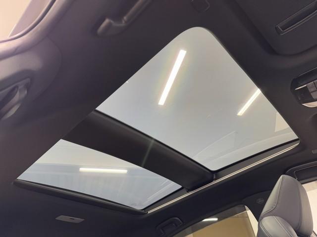 ハリアーハイブリッド Ｚ　パノラミックルーフ　地上デジタル　衝突被害軽減　サイドエアバッグ　ＬＥＤランプ　Ｂモニタ　クルコン　ナビＴＶ　１オーナー　アイドリングストップ　横滑り防止装置　スマートキー　盗難防止システム　ＡＢＳ（19枚目）